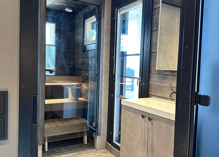 别墅 Norvahovi - View, Sauna And Wood Interior *