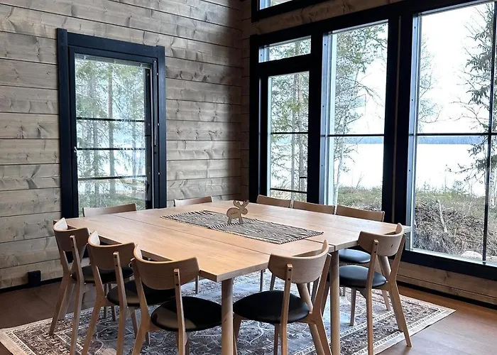 别墅 Norvahovi - View, Sauna And Wood Interior 罗瓦涅米