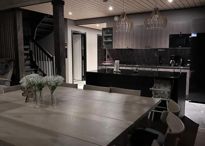 别墅 Norvahovi - View, Sauna And Wood Interior *